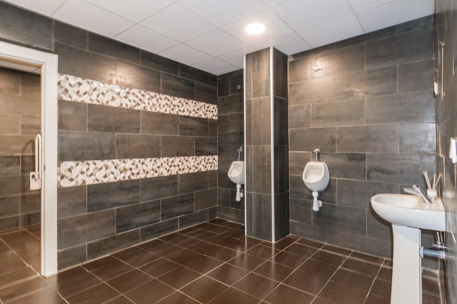 Comercial para venda em Torrevieja - 409 500 € (Ref: 9462361)