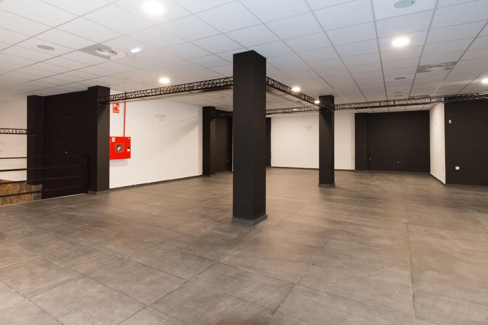 Comercial para venda em Torrevieja - 409 500 € (Ref: 9462361)