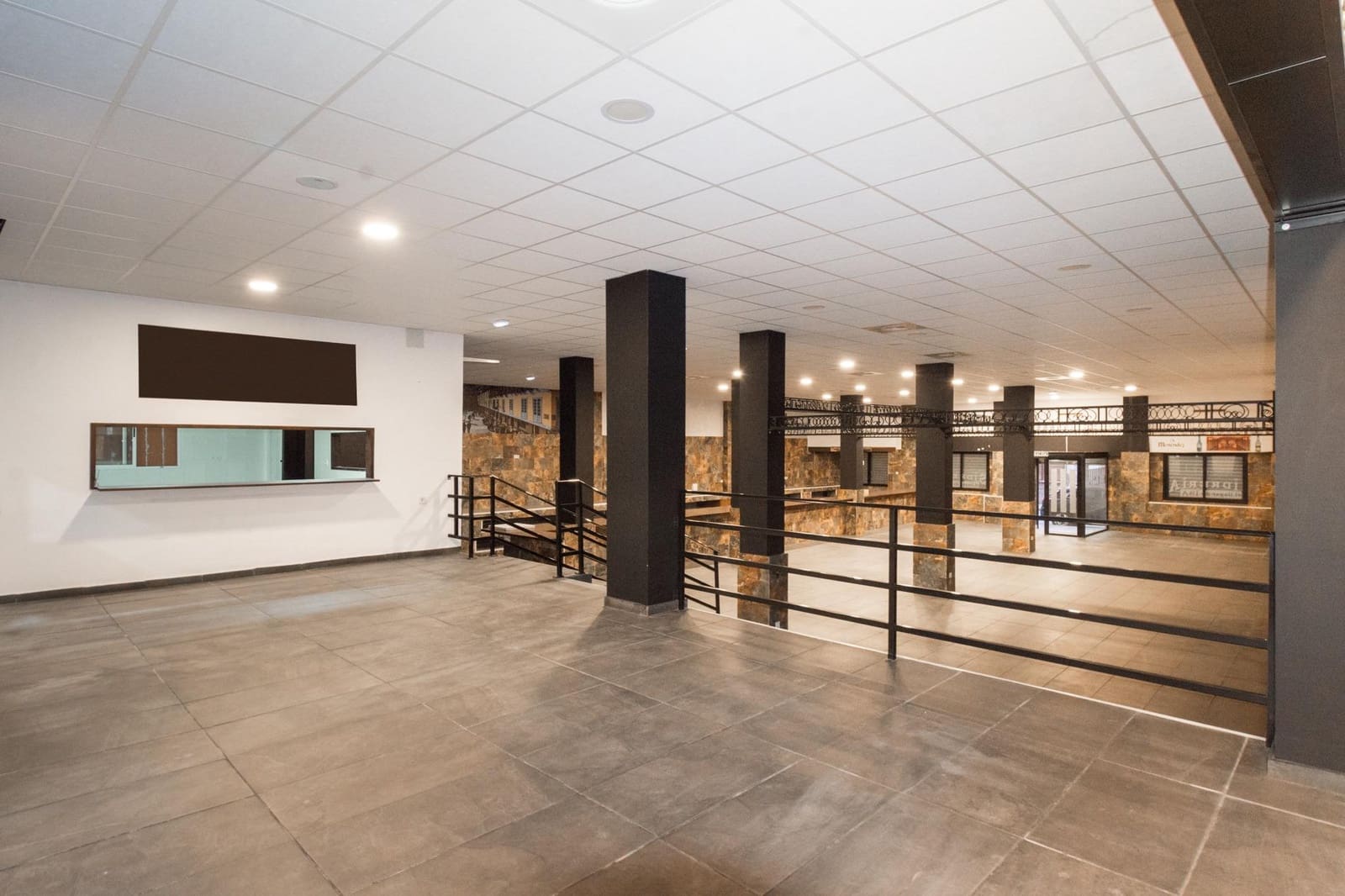 Comercial para venda em Torrevieja - 409 500 € (Ref: 9462361)