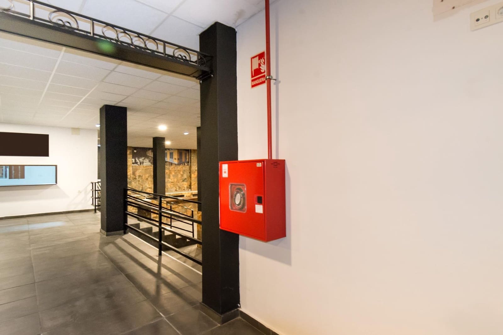 Comercial para venda em Torrevieja - 409 500 € (Ref: 9462361)