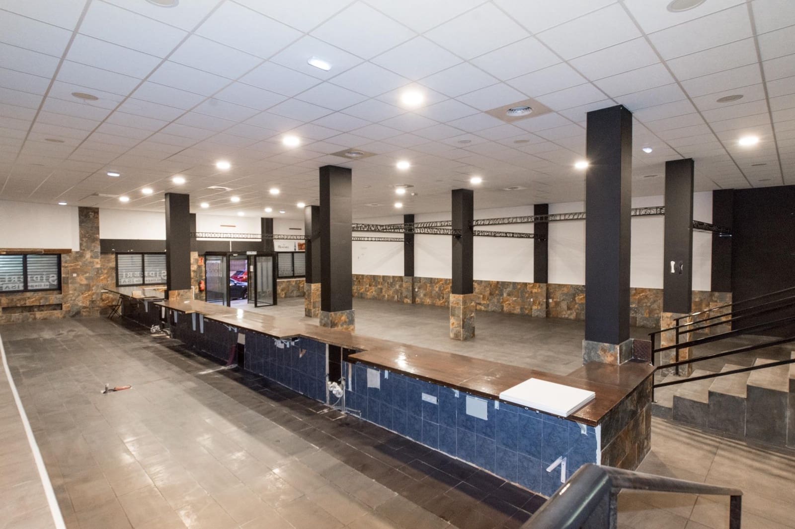 Comercial para venda em Torrevieja - 409 500 € (Ref: 9462361)