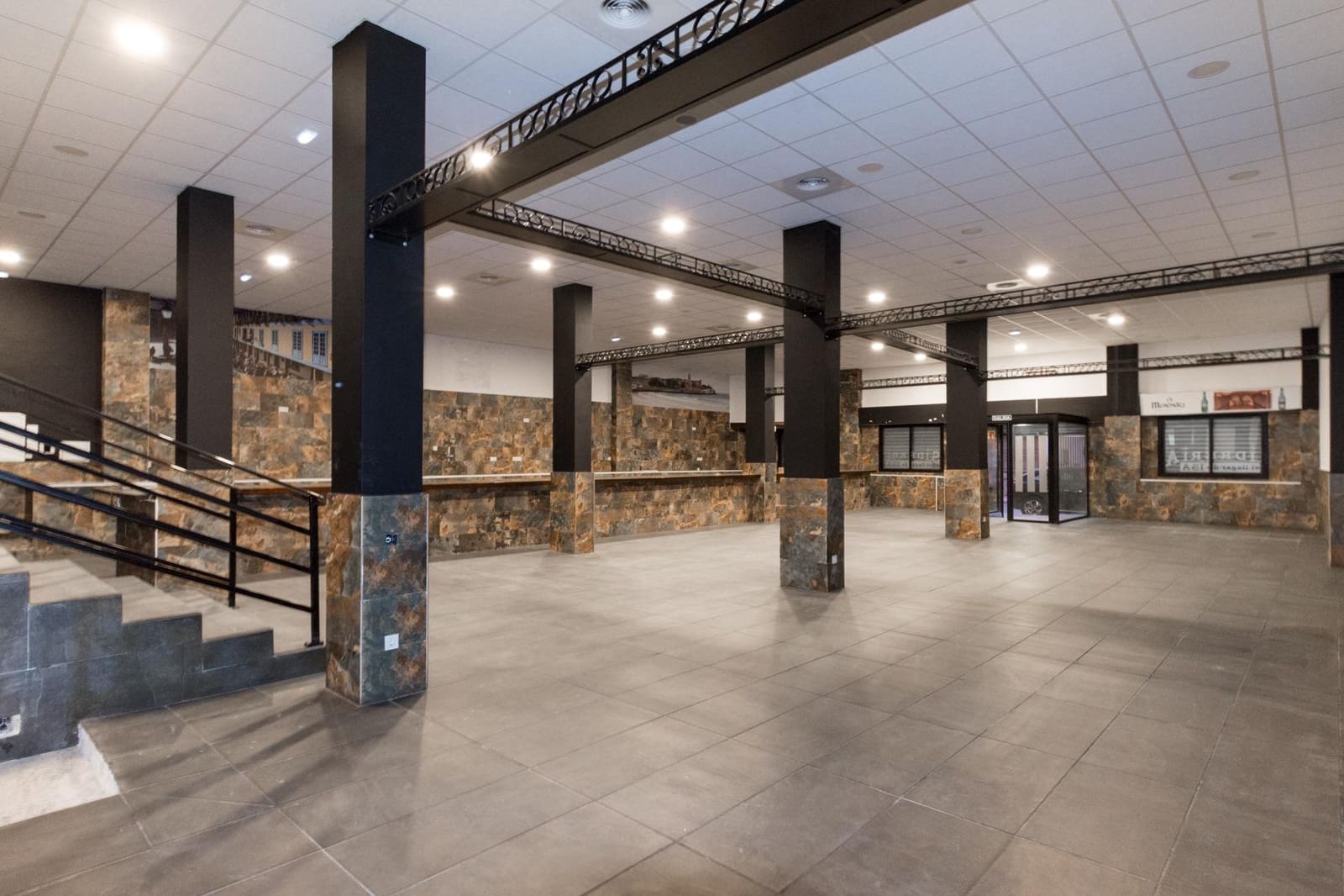 Comercial para venda em Torrevieja - 409 500 € (Ref: 9462361)