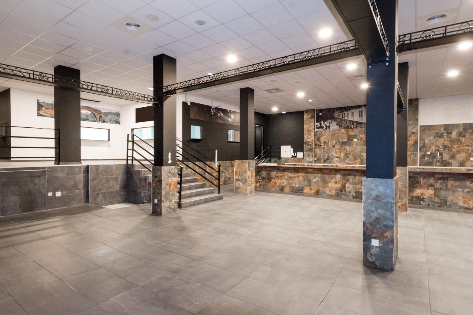 Comercial para venda em Torrevieja - 409 500 € (Ref: 9462361)