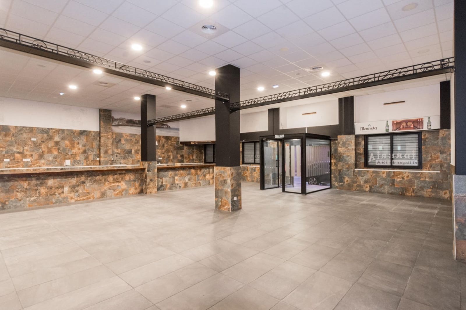 Comercial para venda em Torrevieja - 409 500 € (Ref: 9462361)