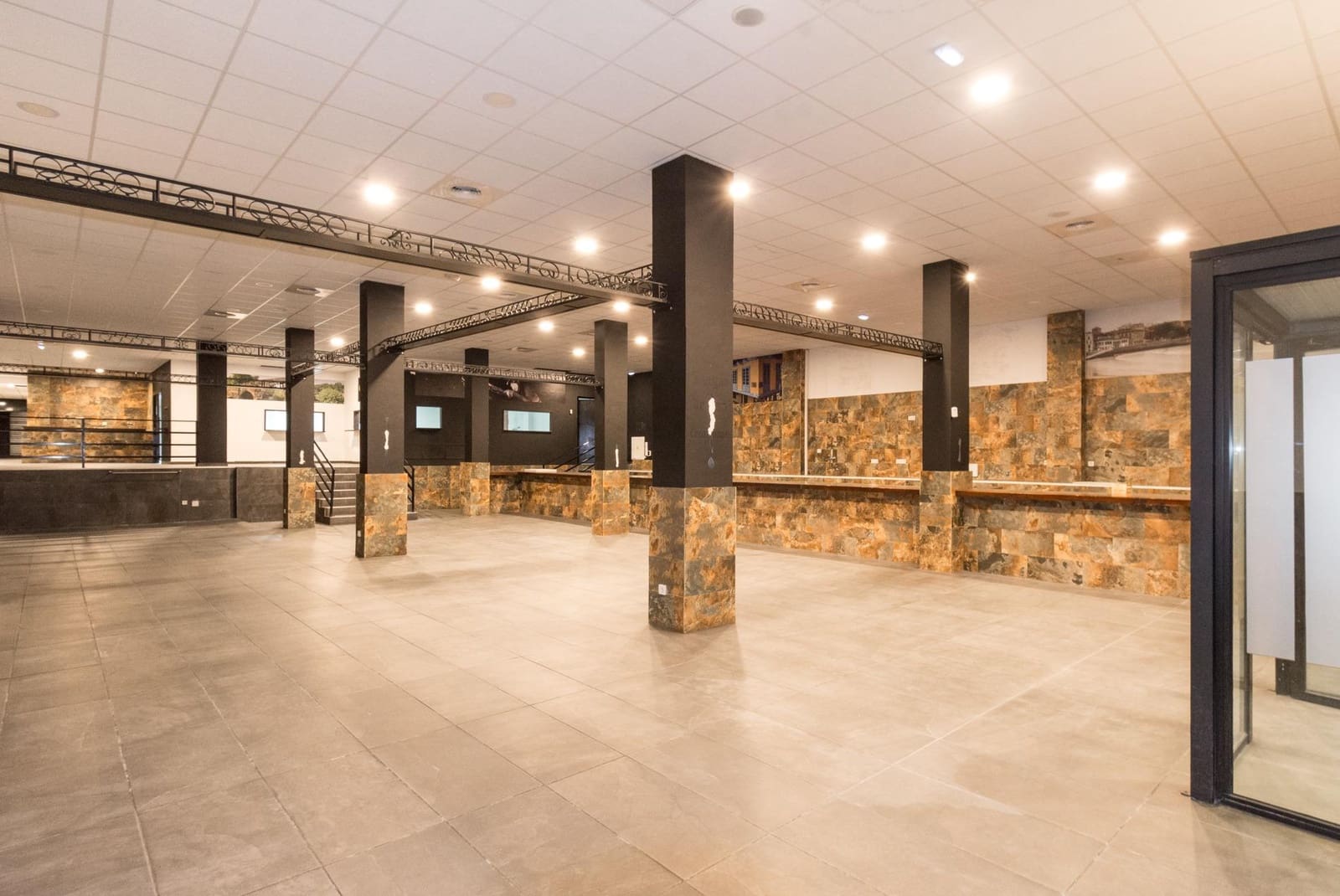 Comercial para venda em Torrevieja - 409 500 € (Ref: 9462361)