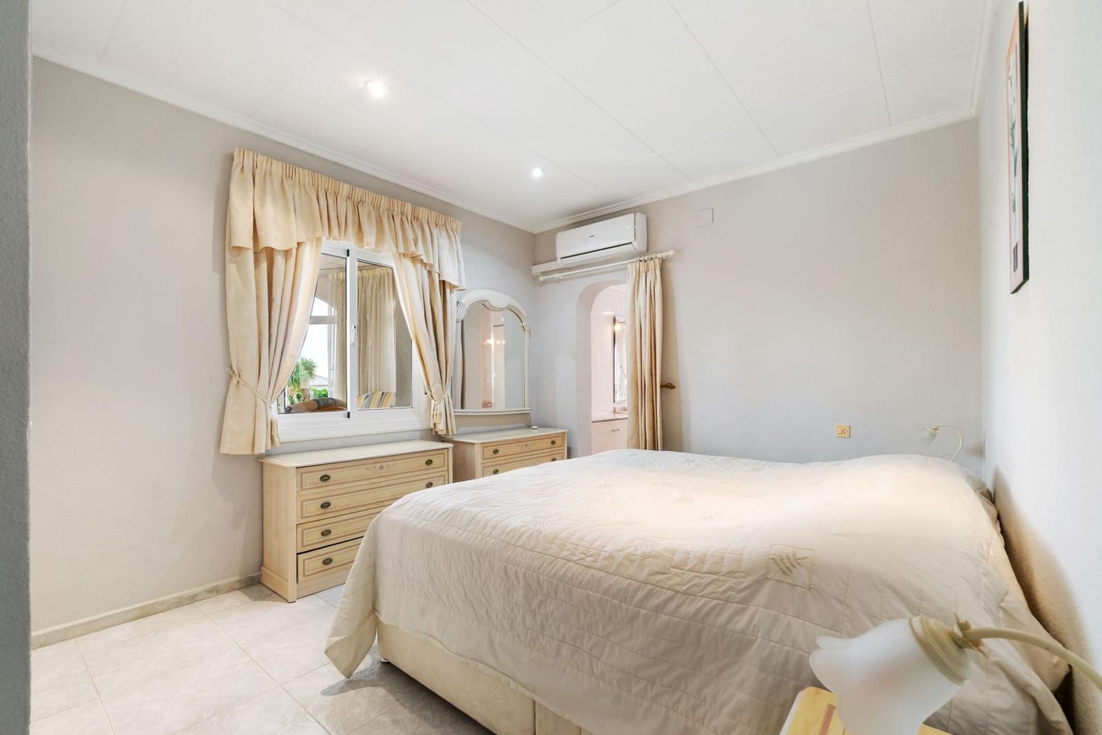 4 chambre Villa/Maison à vendre à Torrevieja avec piscine garage - 549 000 € (Ref: 9462364)