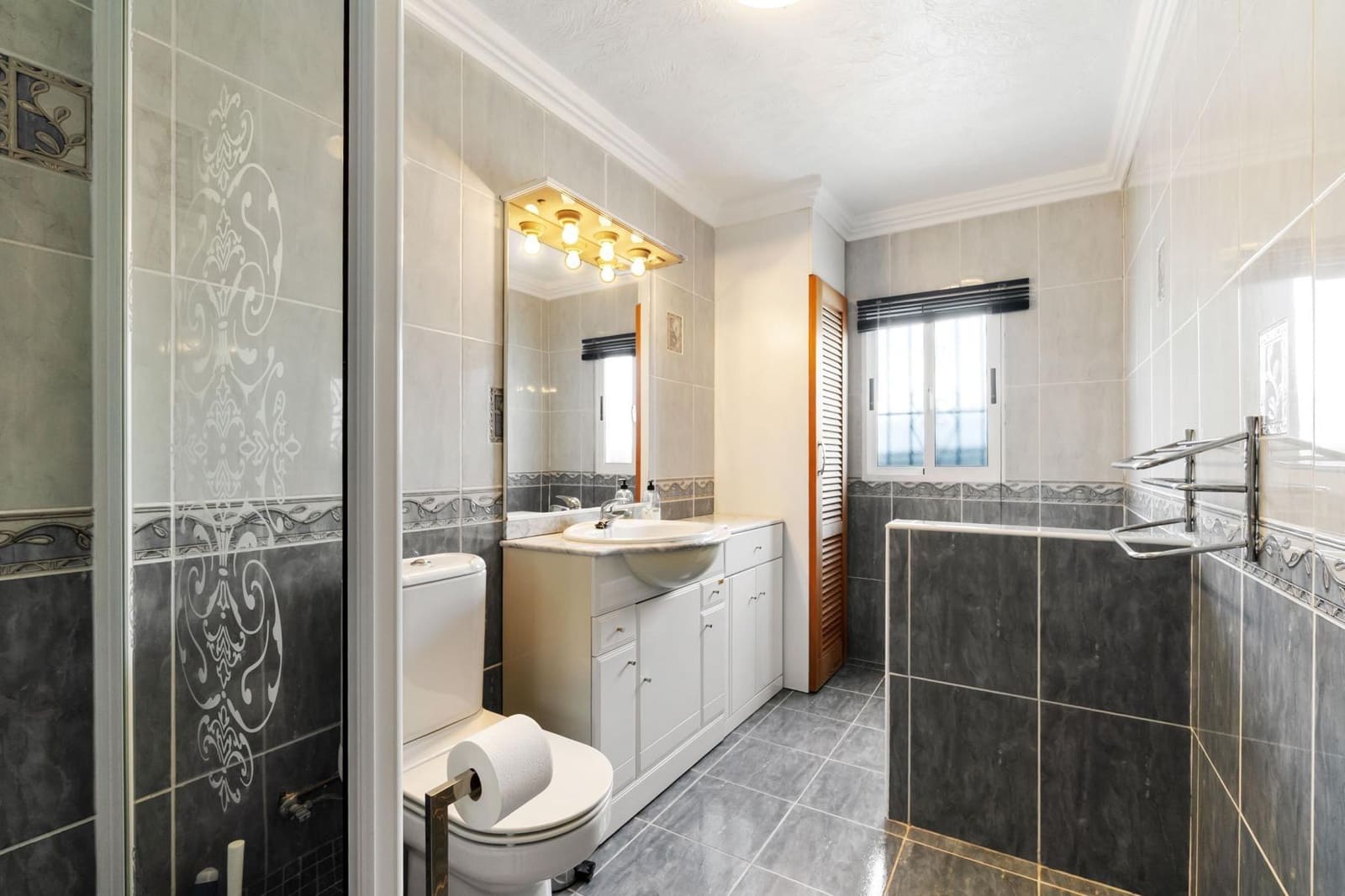 4 chambre Villa/Maison à vendre à Torrevieja avec piscine garage - 549 000 € (Ref: 9462364)