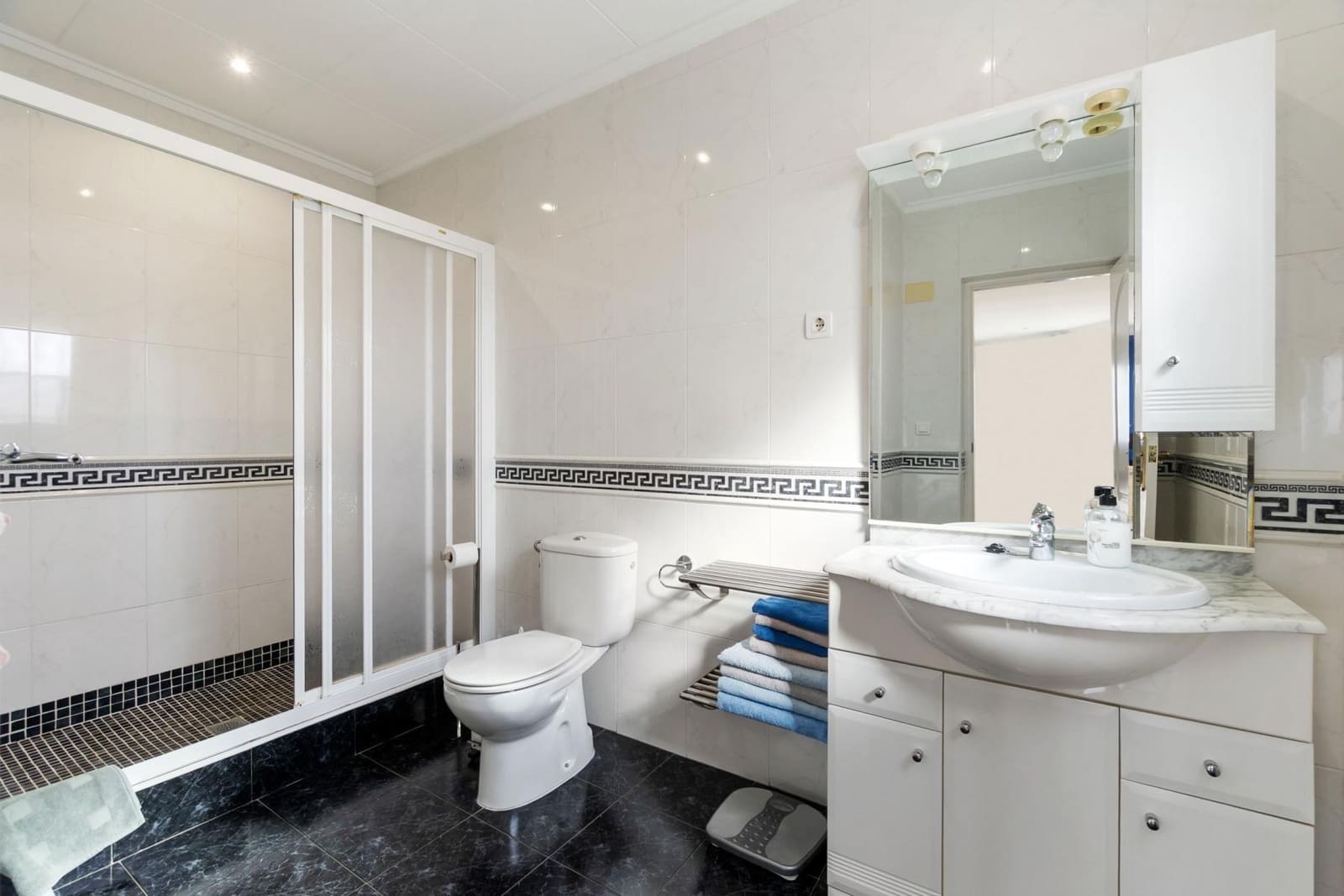 4 chambre Villa/Maison à vendre à Torrevieja avec piscine garage - 549 000 € (Ref: 9462364)