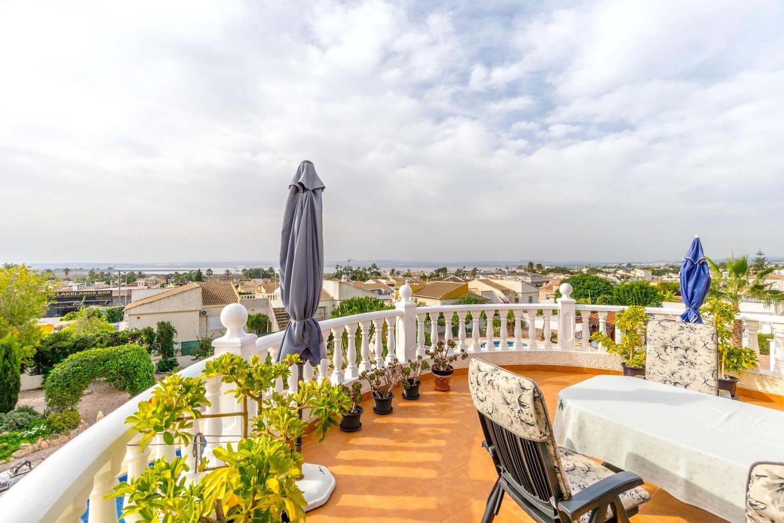 4 chambre Villa/Maison à vendre à Torrevieja avec piscine garage - 549 000 € (Ref: 9462364)