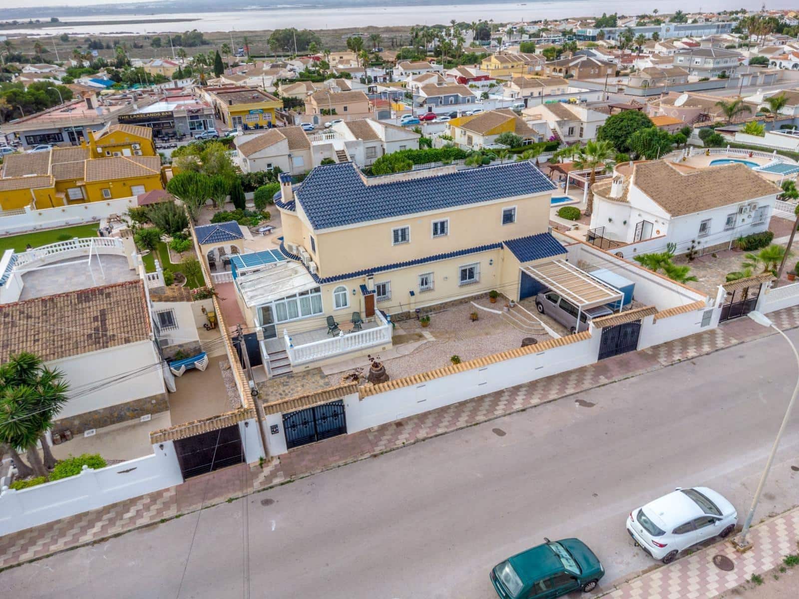 4 chambre Villa/Maison à vendre à Torrevieja avec piscine garage - 549 000 € (Ref: 9462364)