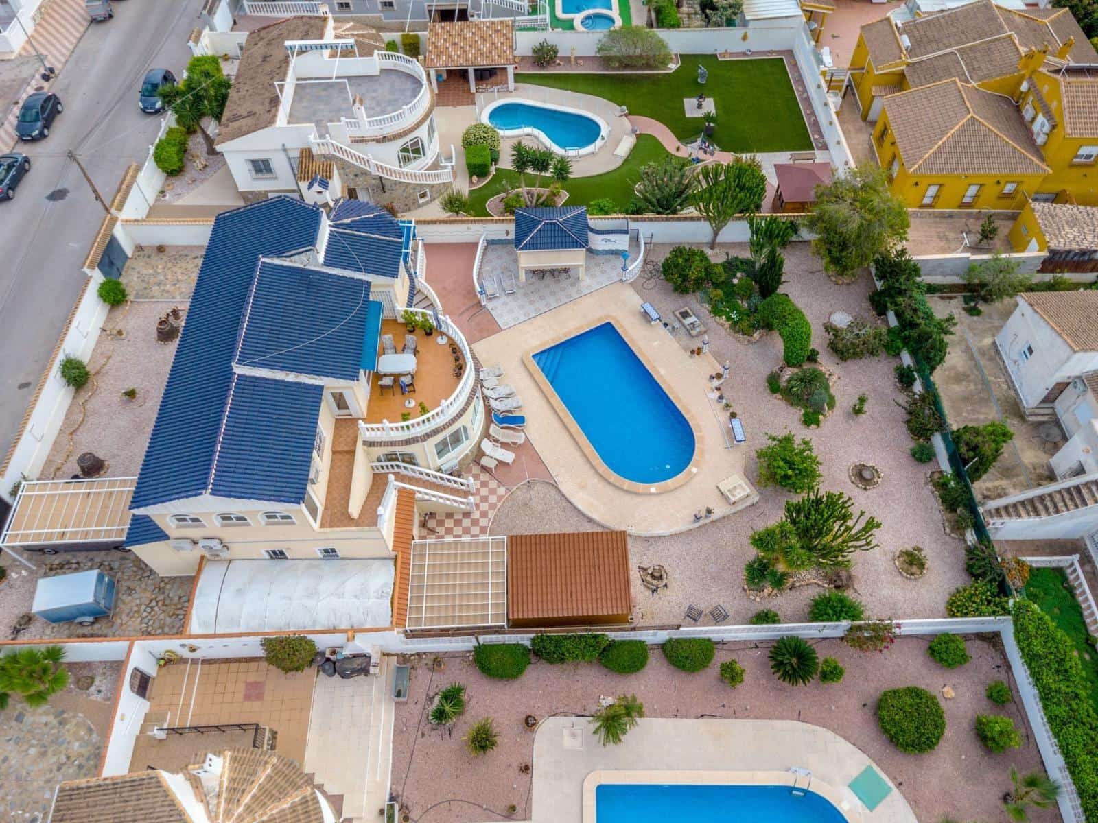 4 chambre Villa/Maison à vendre à Torrevieja avec piscine garage - 549 000 € (Ref: 9462364)