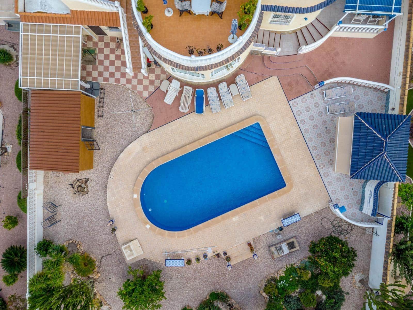 4 chambre Villa/Maison à vendre à Torrevieja avec piscine garage - 549 000 € (Ref: 9462364)