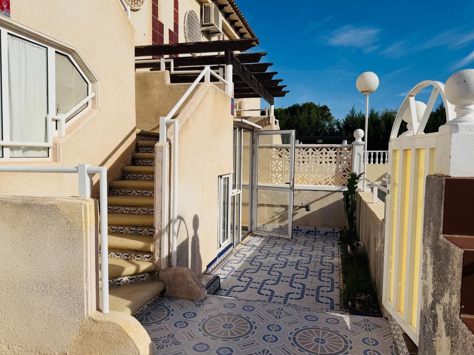 2 sovrum Bungalow till salu i Torrevieja med pool - 144 500 € (Ref: 9462367)