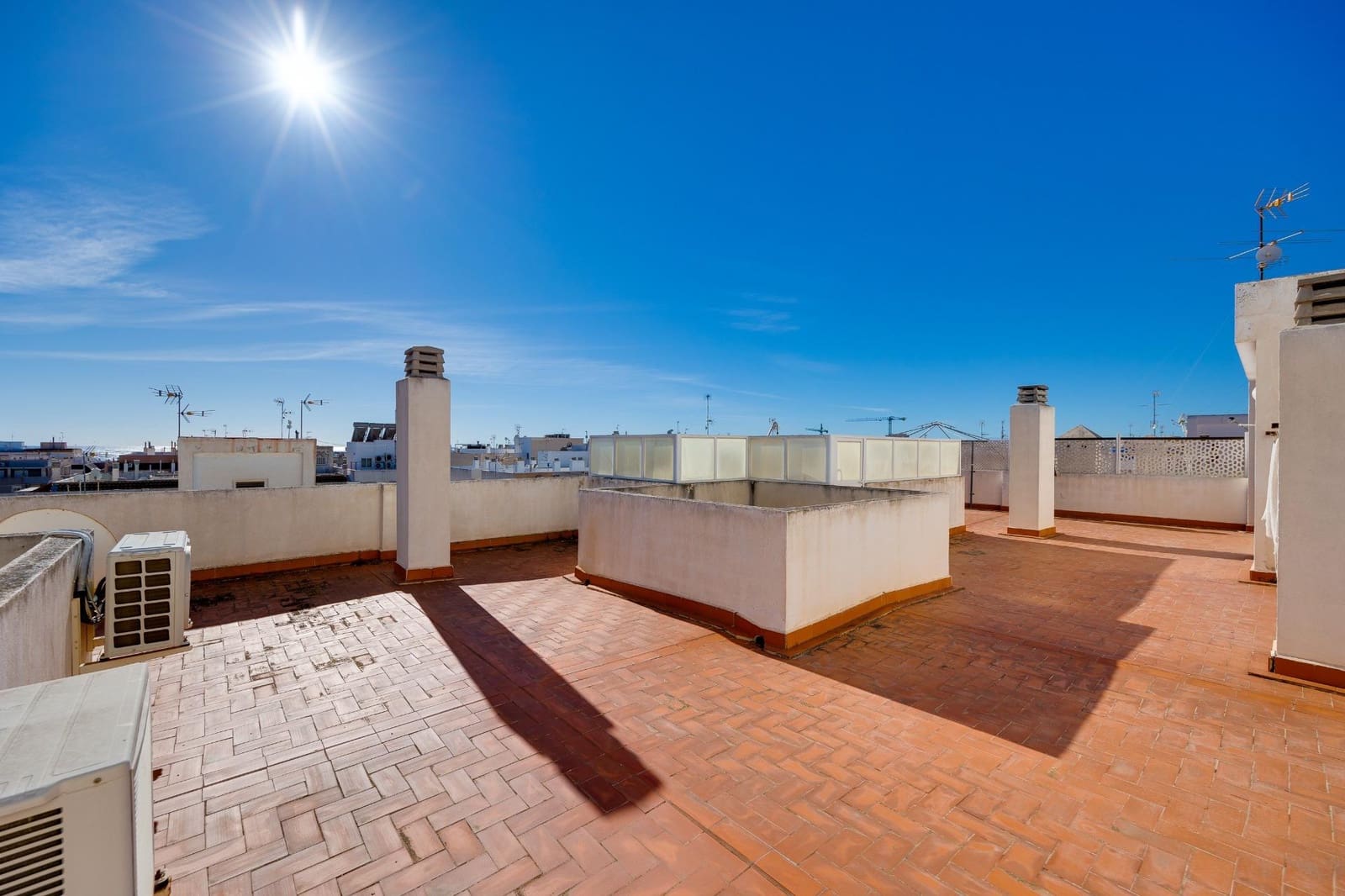2 Zimmer Penthouse zu verkaufen in Torrevieja mit Pool Garage - 166.300 € (Ref: 9462371)