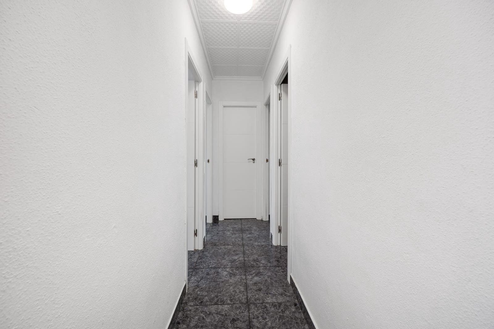 4 quarto Apartamento para venda em Torrevieja - 133 900 € (Ref: 9462372)