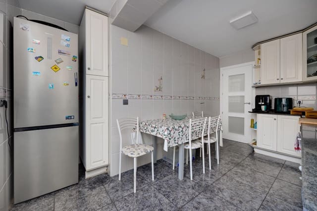 4 quarto Apartamento para venda em Torrevieja - 133 900 € (Ref: 9462372)