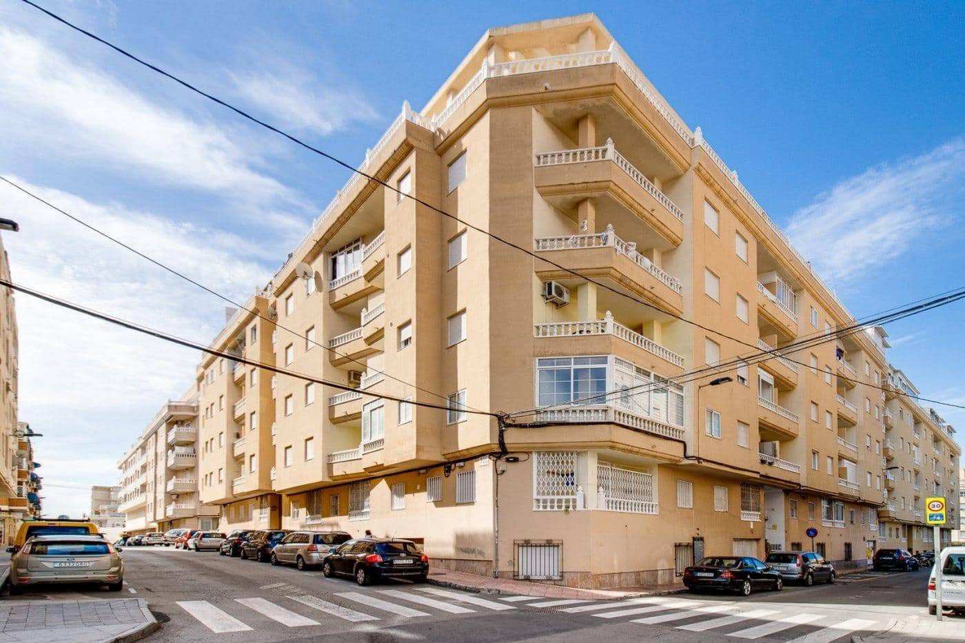 2 soverom Leilighet til salgs i Torrevieja med svømmebasseng - € 117 000 (Ref: 9462378)