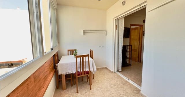 Apartamento de 2 habitaciones en Centro, Torrevieja en venta con piscina - 117.000 € (Ref: 9462378)