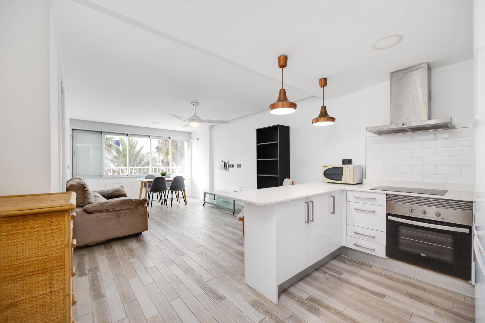 2 bedroom Apartment for sale in Punta Prima with pool garage - € 199,000 (Ref: 9462379)