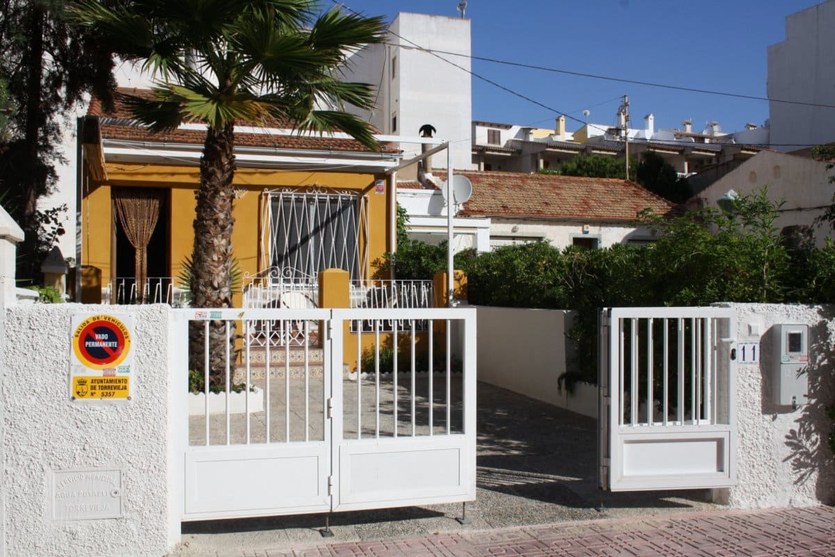 3 makuuhuone Omakotitalo myytävänä paikassa Torrevieja - 370 000 € (Ref: 9462577)