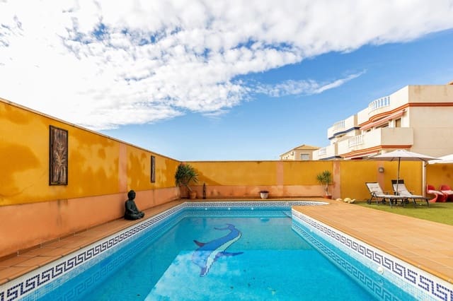 4 bedroom Villa for sale in Aguas Nuevas, Torrevieja with pool - € 479,000 (Ref: 9462579)