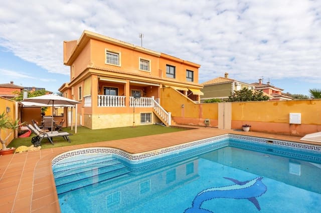4 bedroom Villa for sale in Aguas Nuevas, Torrevieja with pool - € 479,000 (Ref: 9462579)