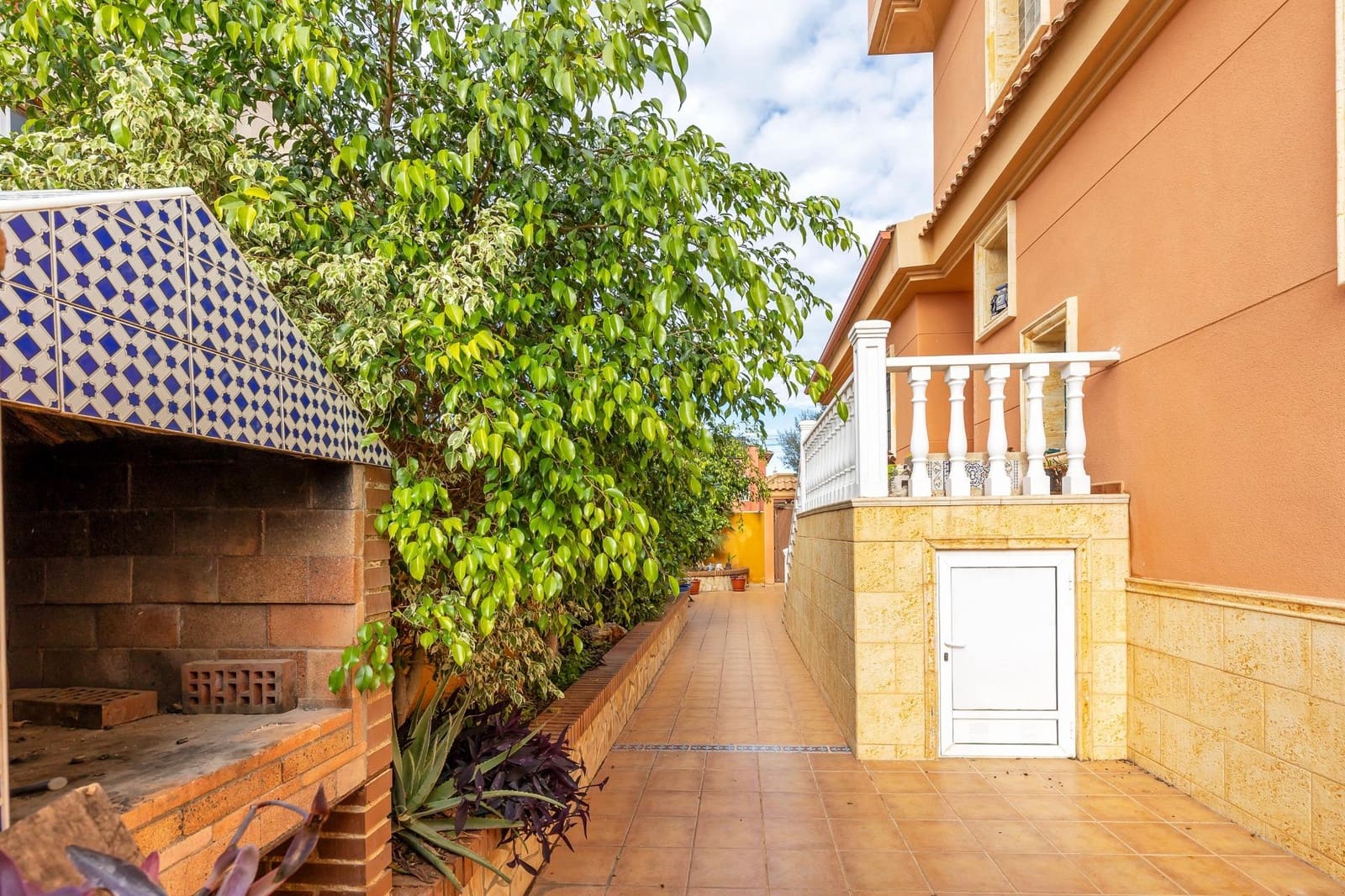 4 bedroom Villa for sale in Aguas Nuevas with pool - € 479,000 (Ref: 9462579)