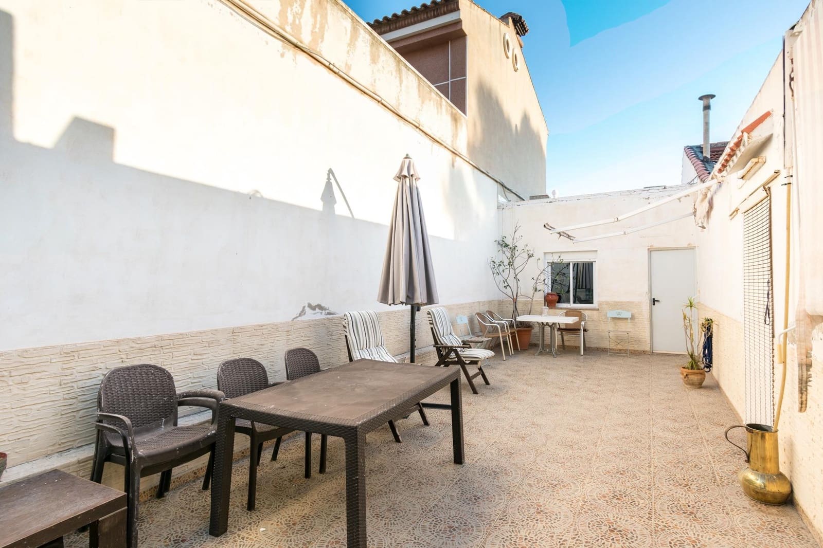 5 chambre Local Commercial à vendre à Redovan - 299 900 € (Ref: 9462582)