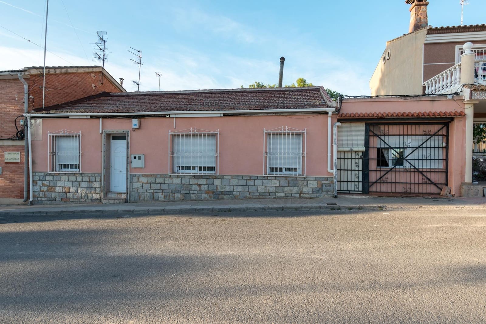 5 chambre Local Commercial à vendre à Redovan - 299 900 € (Ref: 9462582)