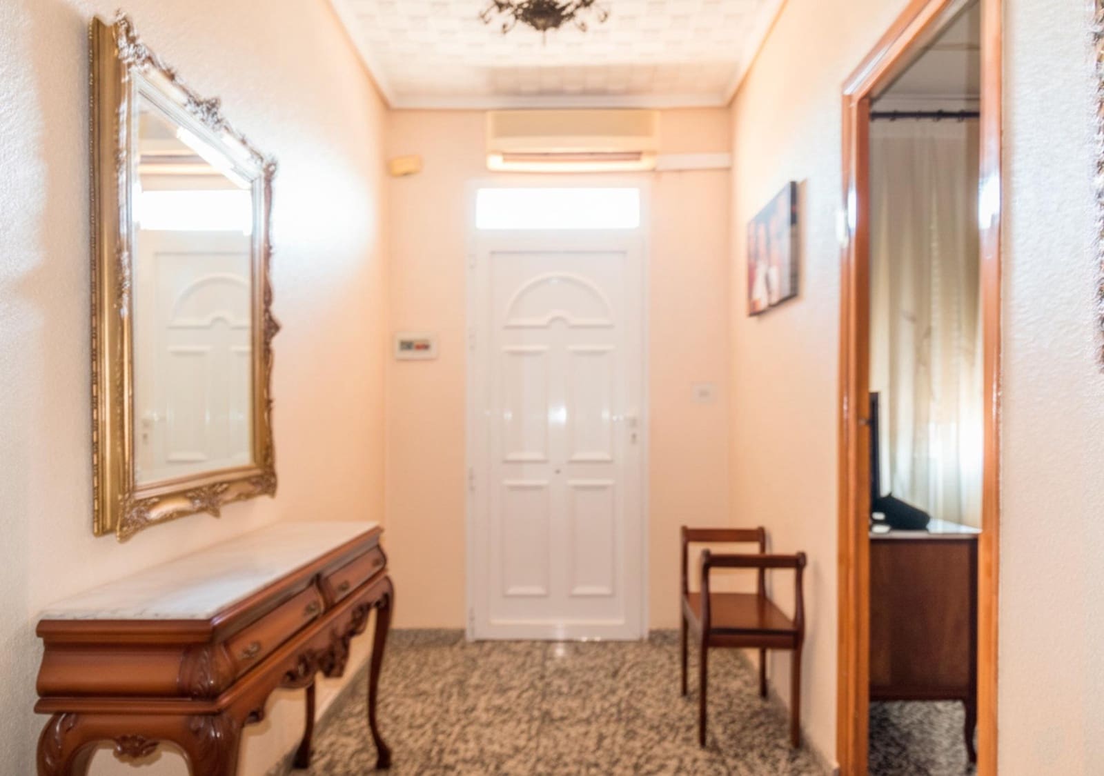 5 chambre Local Commercial à vendre à Redovan - 299 900 € (Ref: 9462582)