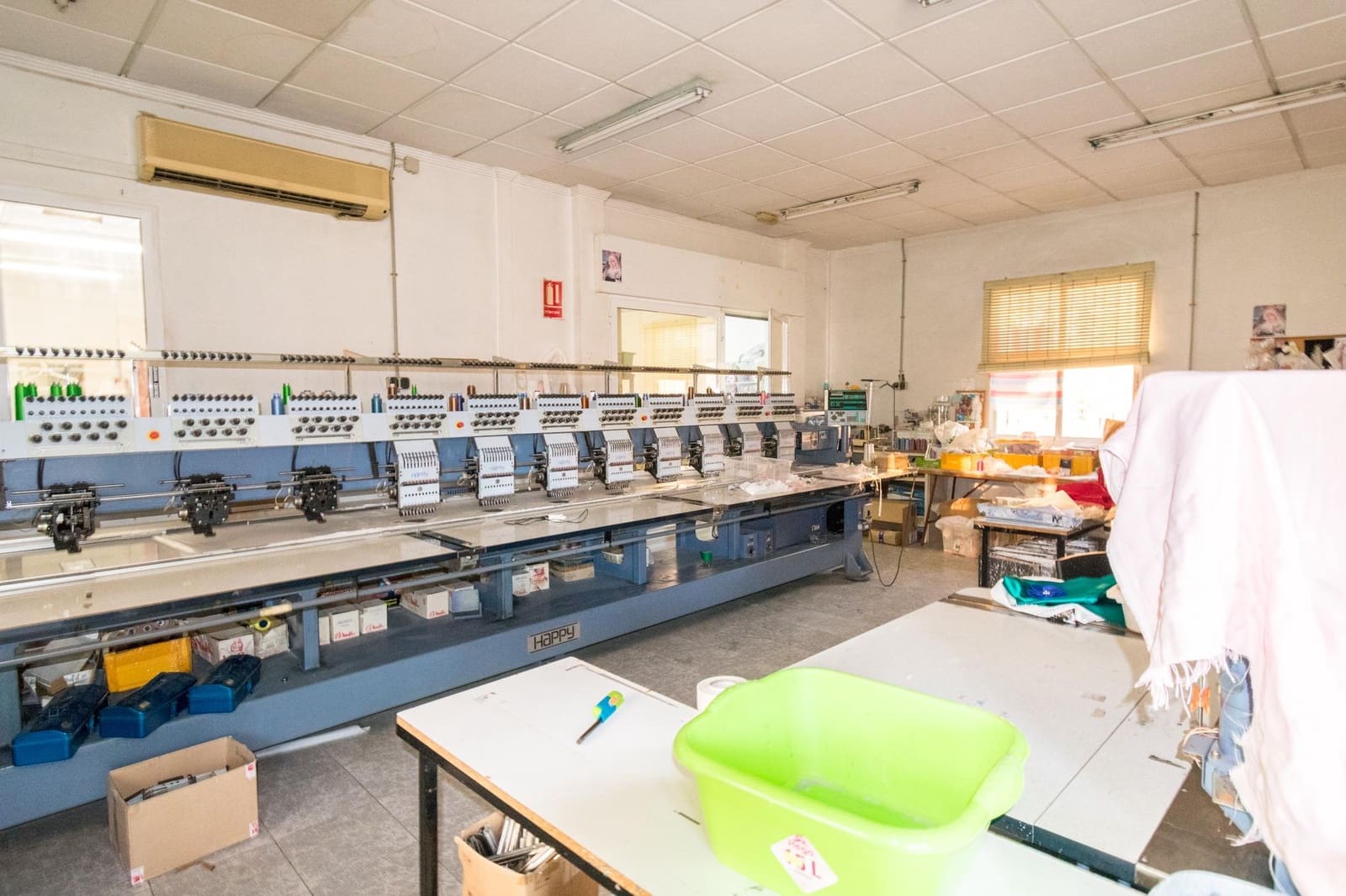 5 chambre Local Commercial à vendre à Redovan - 299 900 € (Ref: 9462582)