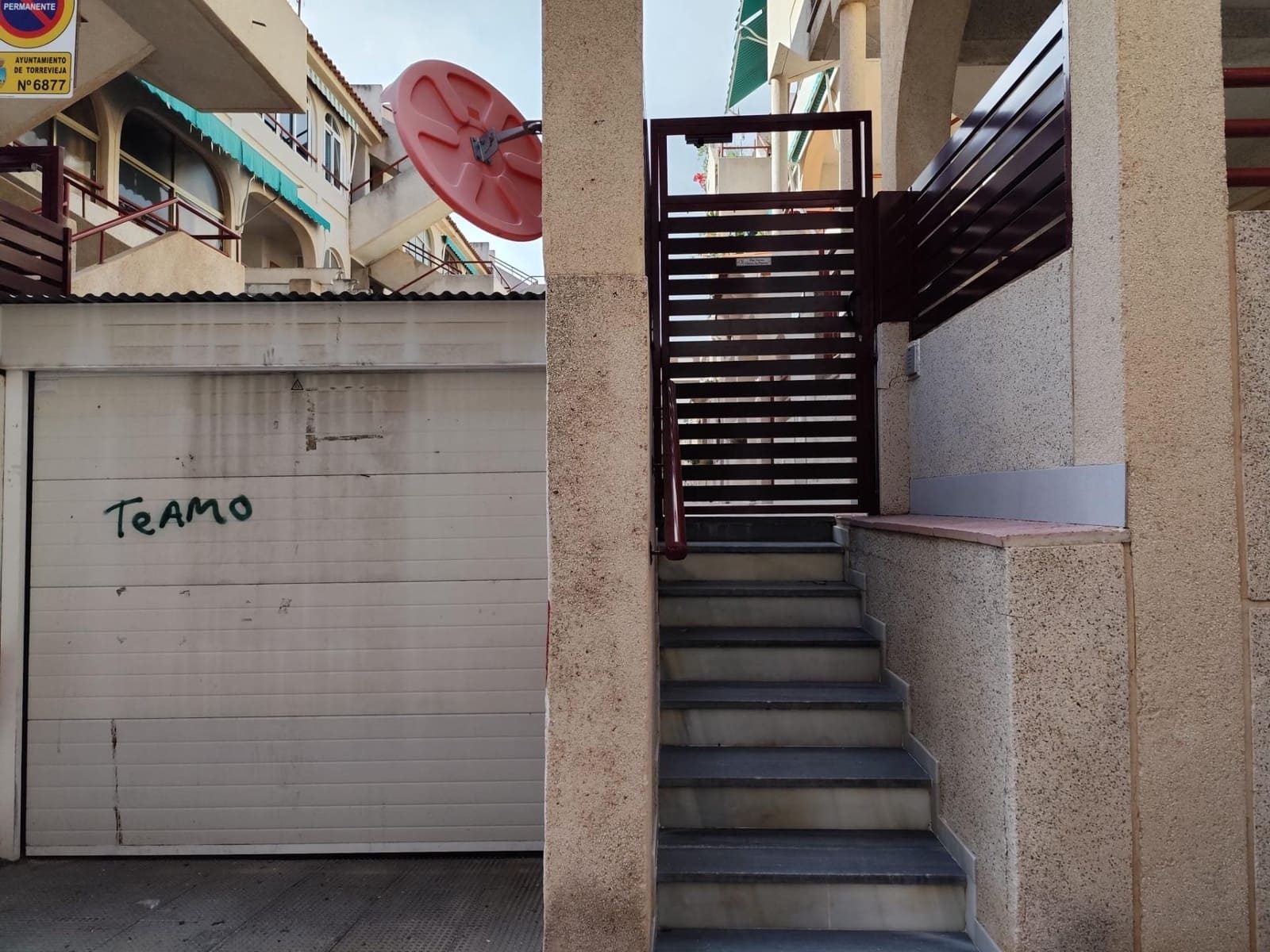 2 bedroom Apartment for sale in Torrevieja - € 137,000 (Ref: 9462583)