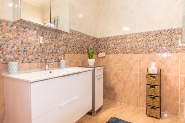 4 slaapkamer Huis te koop in Centro - Muelle Pesquero, Torrevieja - € 299.000 (Ref: 9462585)