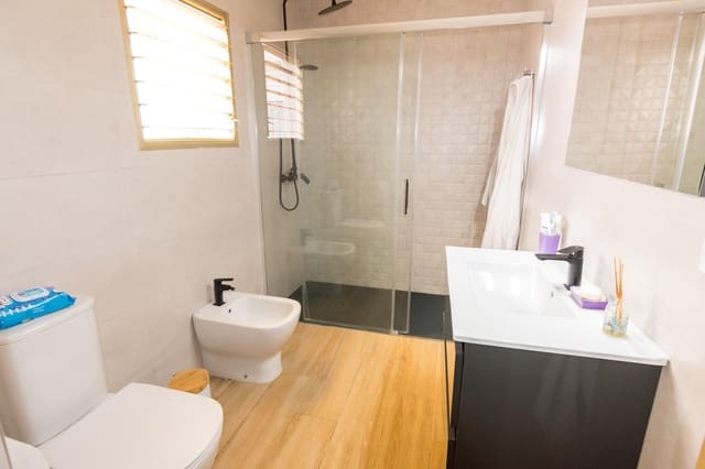 Casa de 4 habitaciones en Torrevieja en venta - 269.000 € (Ref: 9462586)