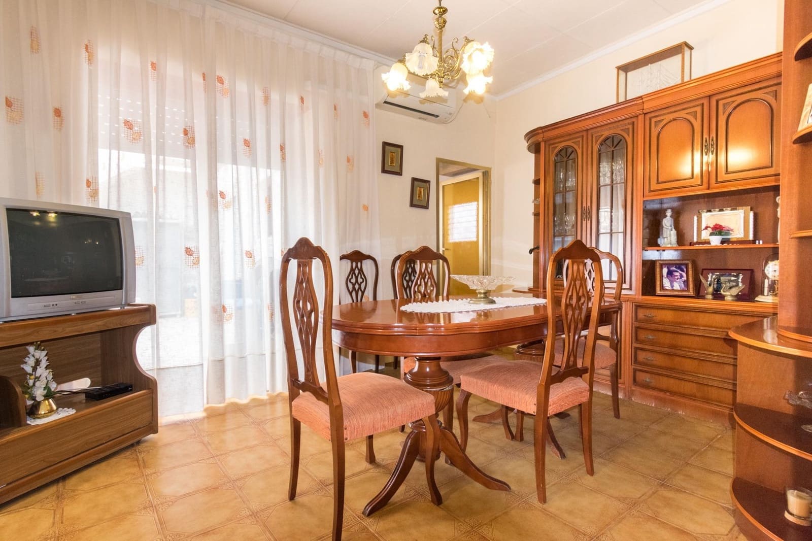 Casa de 4 habitaciones en Torrevieja en venta - 269.000 € (Ref: 9462586)