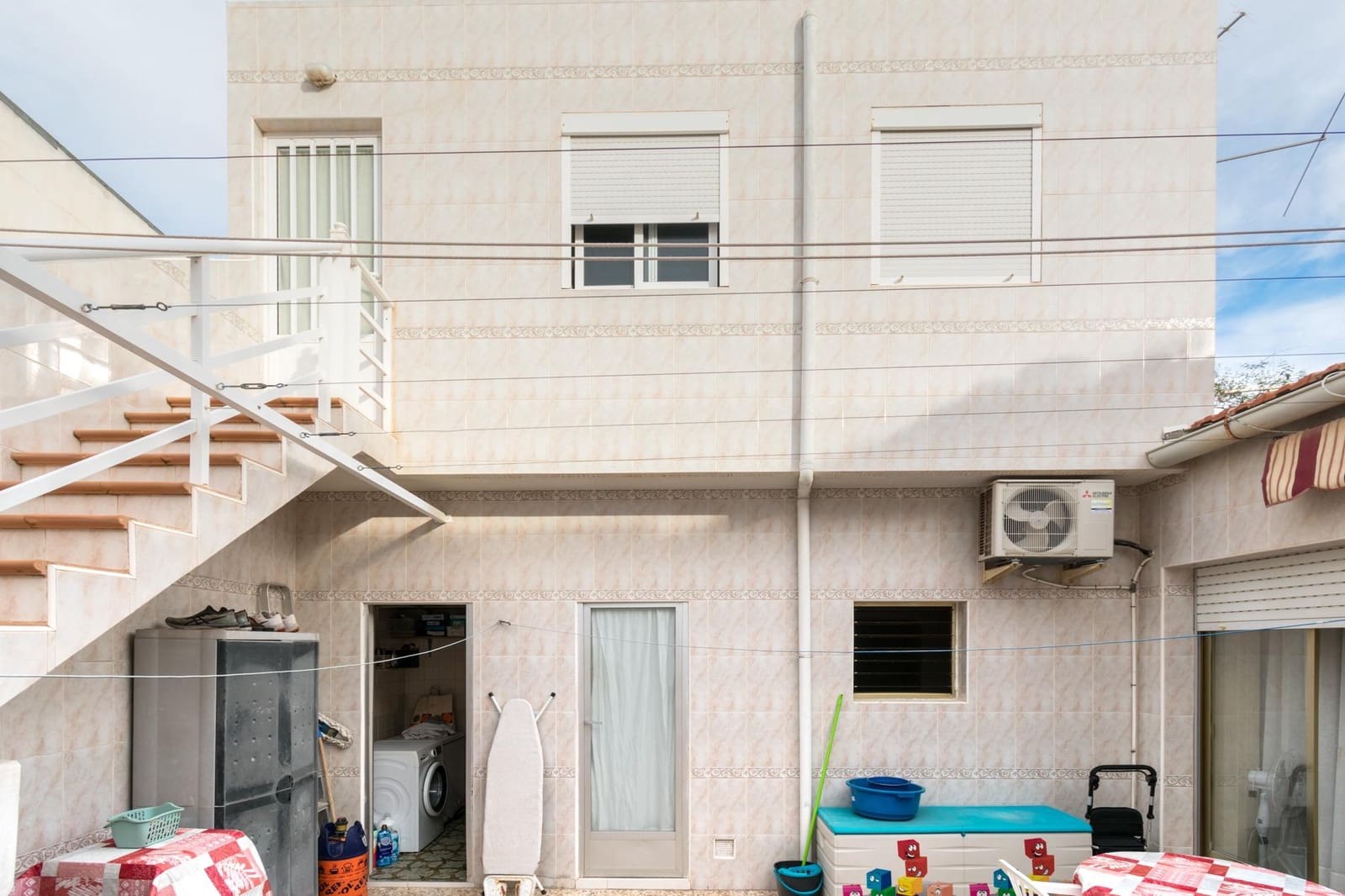 Casa de 4 habitaciones en Torrevieja en venta - 269.000 € (Ref: 9462586)