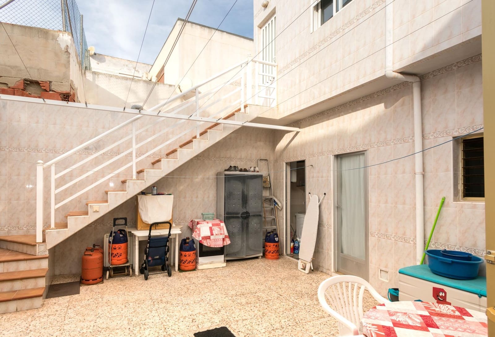 Casa de 4 habitaciones en Torrevieja en venta - 269.000 € (Ref: 9462586)
