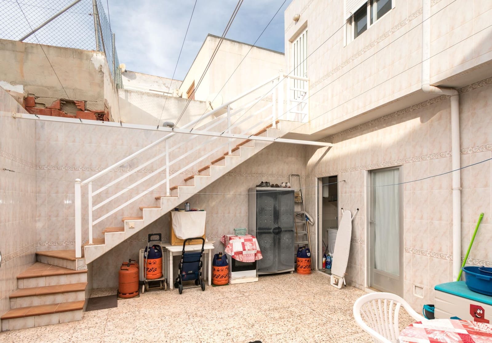 Casa de 4 habitaciones en Torrevieja en venta - 269.000 € (Ref: 9462586)