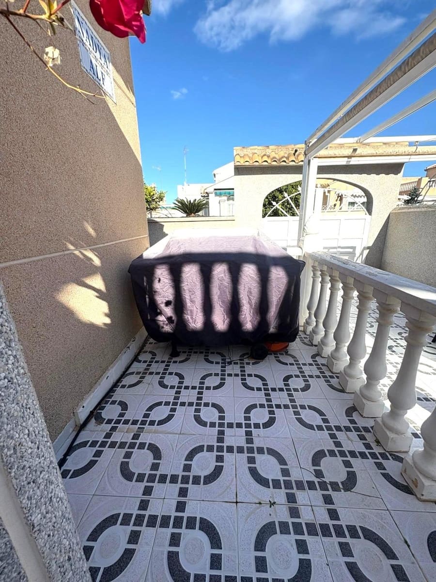 2 bedroom Bungalow for sale in El Limonar with pool - € 165,000 (Ref: 9462591)