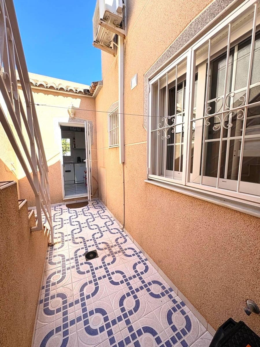 2 bedroom Bungalow for sale in El Limonar with pool - € 165,000 (Ref: 9462591)