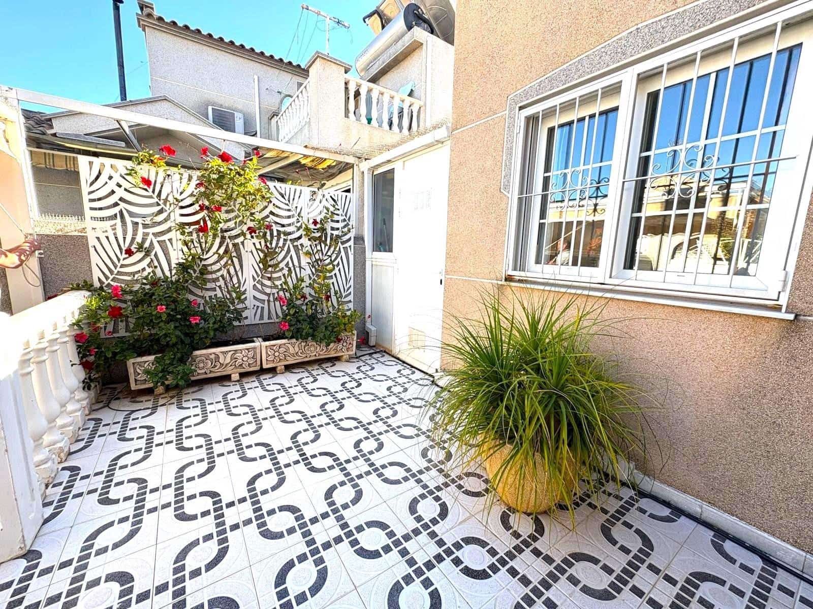 2 bedroom Bungalow for sale in El Limonar with pool - € 165,000 (Ref: 9462591)