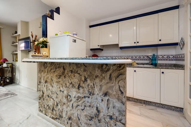 2 bedroom Apartment for sale in Los Frutales, Torrevieja with pool - € 234,000 (Ref: 9471211)