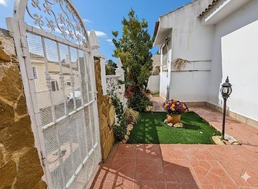 3 bedroom Villa for sale in Dona Pepa - € 280,000 (Ref: 9494665)