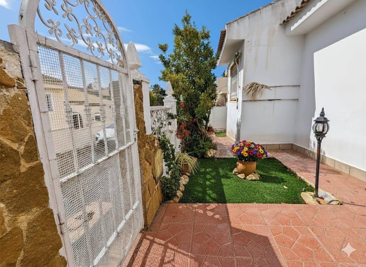 3 bedroom Villa for sale in Dona Pepa - € 280,000 (Ref: 9494665)