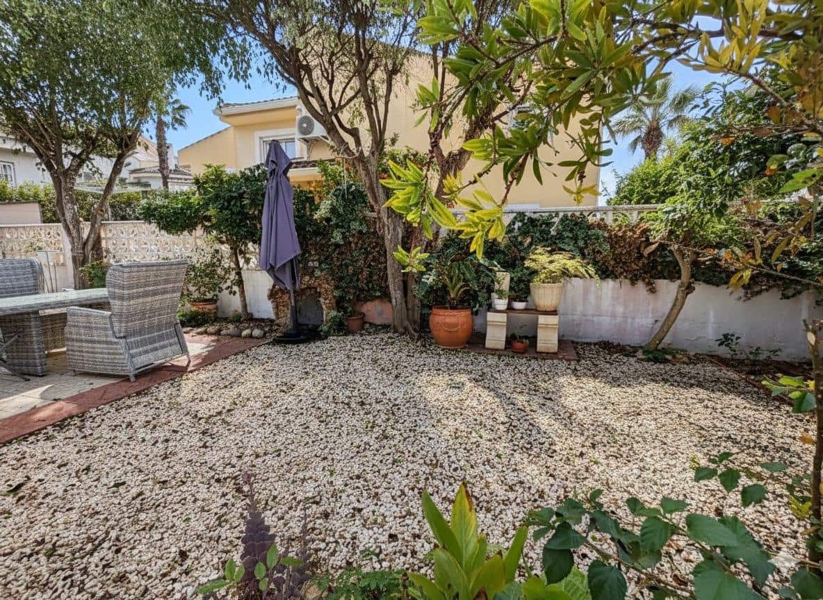 3 bedroom Villa for sale in Dona Pepa - € 280,000 (Ref: 9494665)