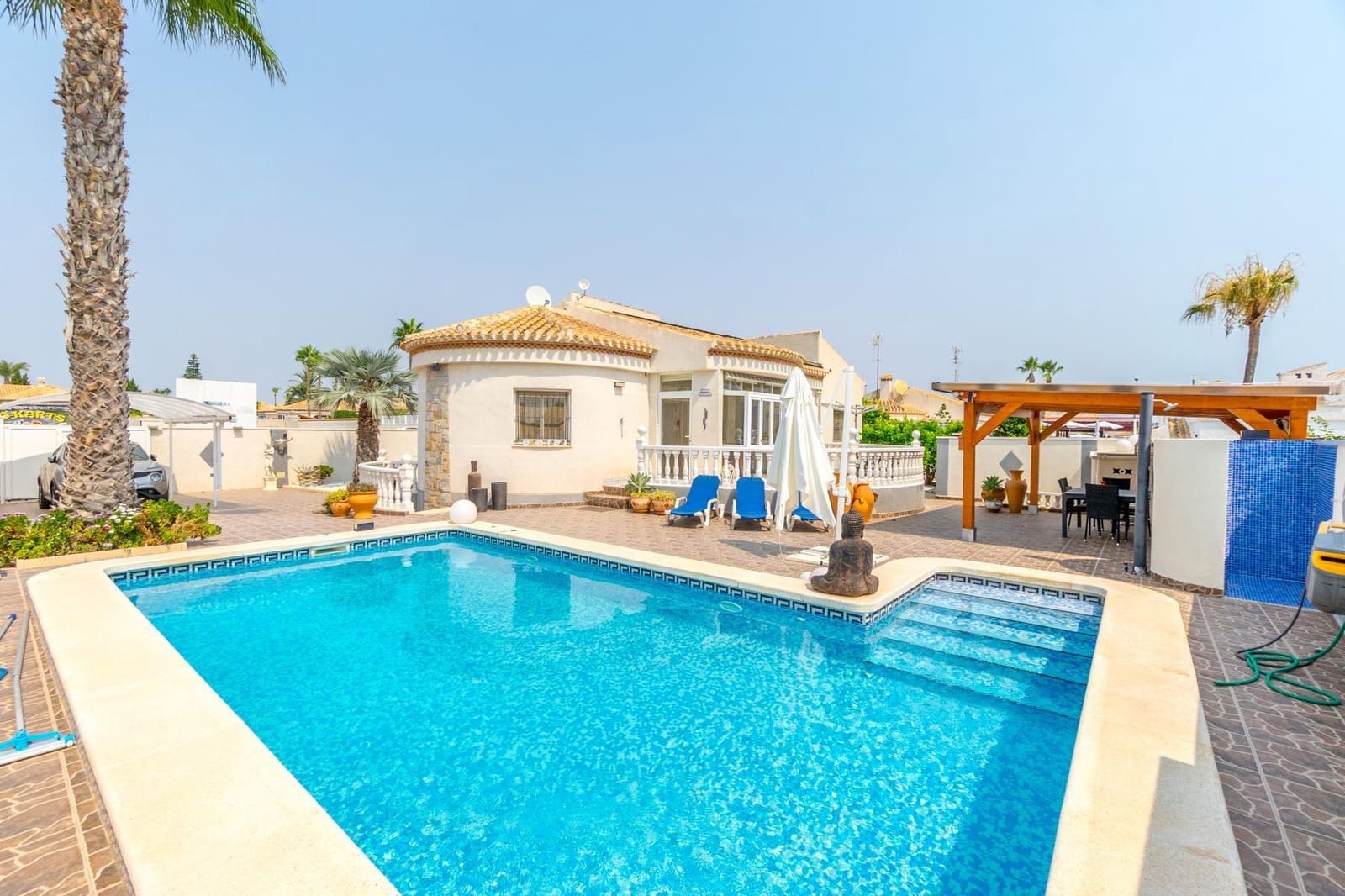 4 bedroom Villa for sale in Playa Flamenca with pool garage - € 559,000 (Ref: 9497220)