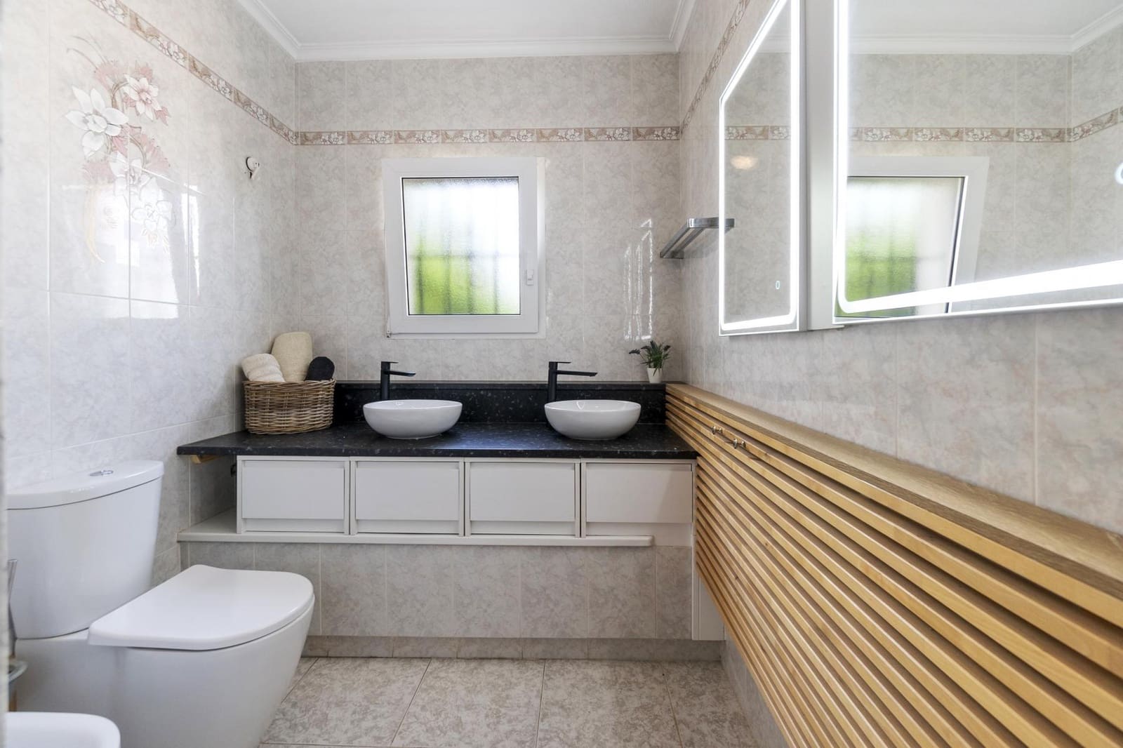 4 bedroom Villa for sale in Playa Flamenca with pool garage - € 559,000 (Ref: 9497220)