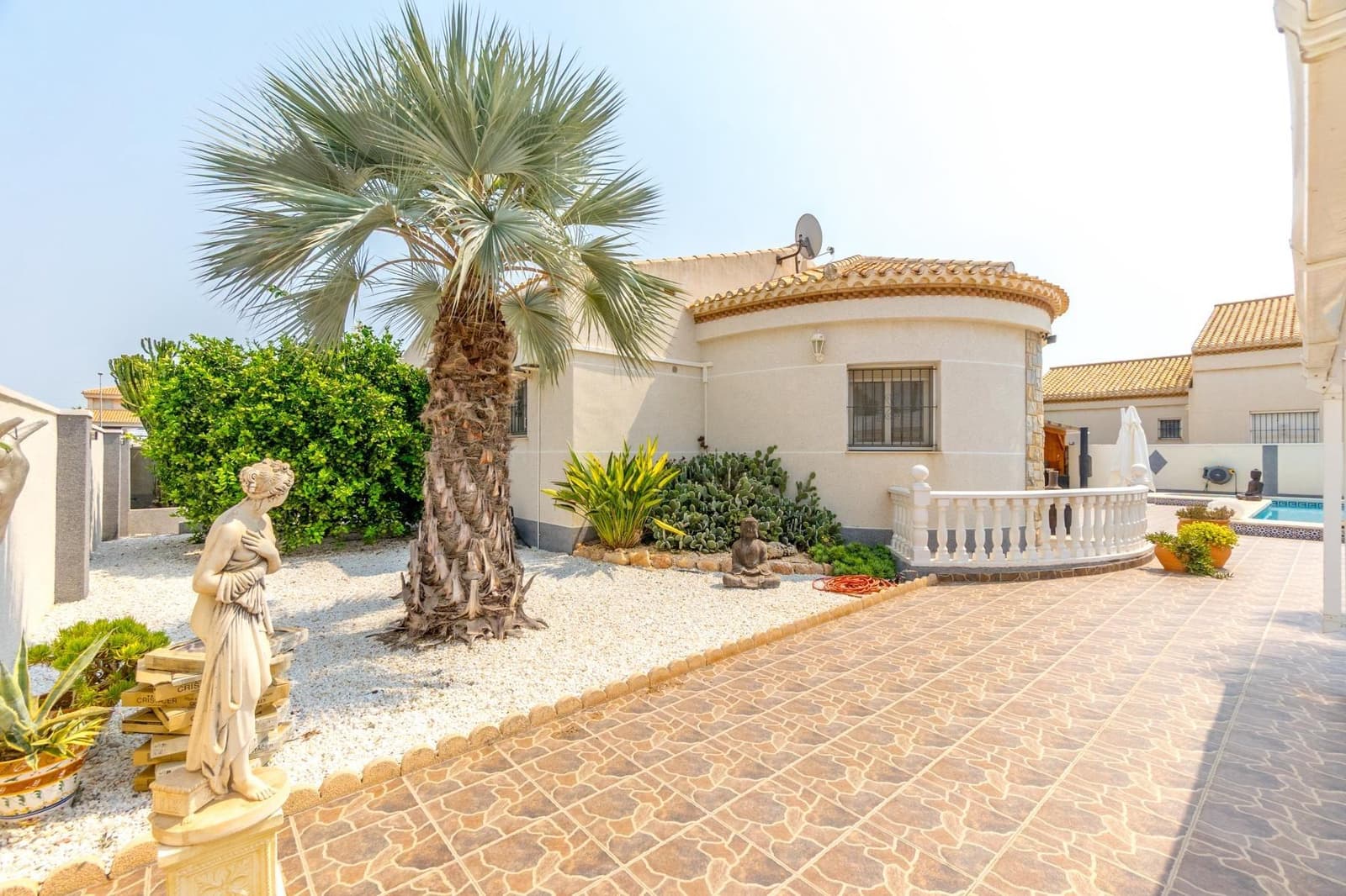 4 bedroom Villa for sale in Playa Flamenca with pool garage - € 559,000 (Ref: 9497220)