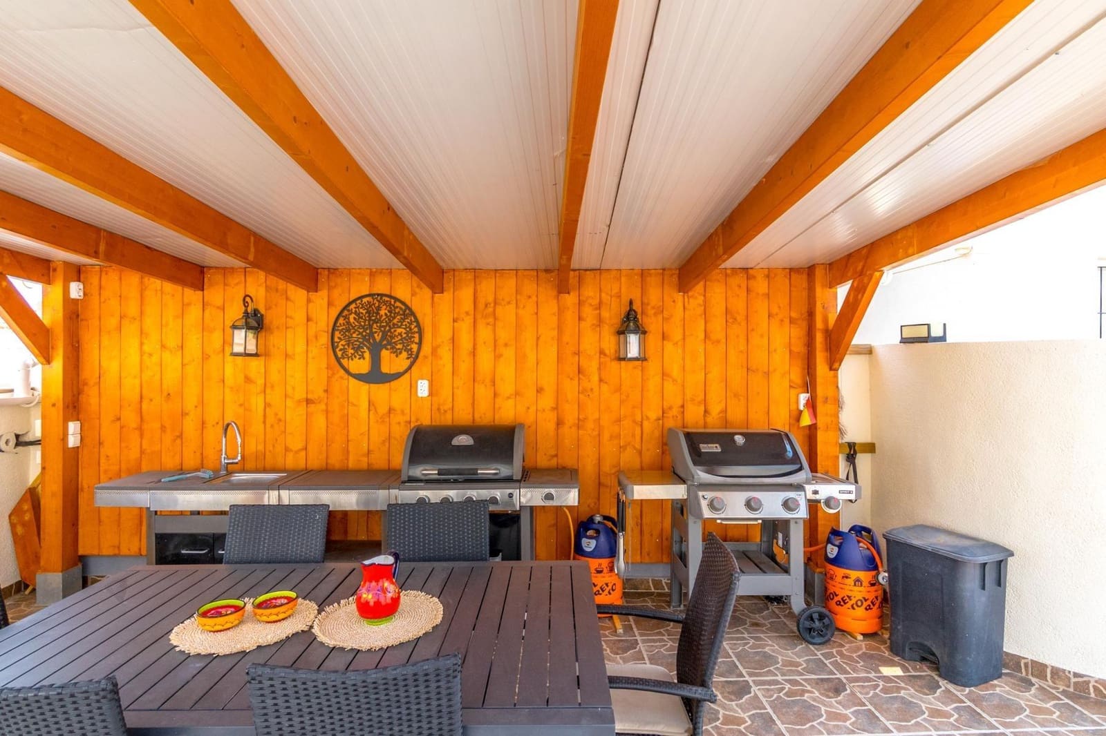 4 bedroom Villa for sale in Playa Flamenca with pool garage - € 559,000 (Ref: 9497220)