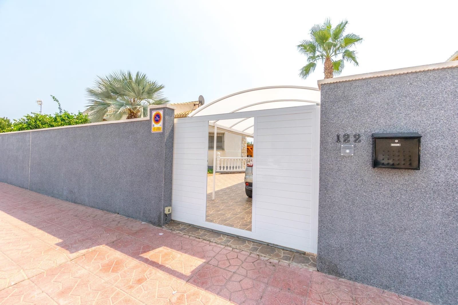 4 bedroom Villa for sale in Playa Flamenca with pool garage - € 559,000 (Ref: 9497220)